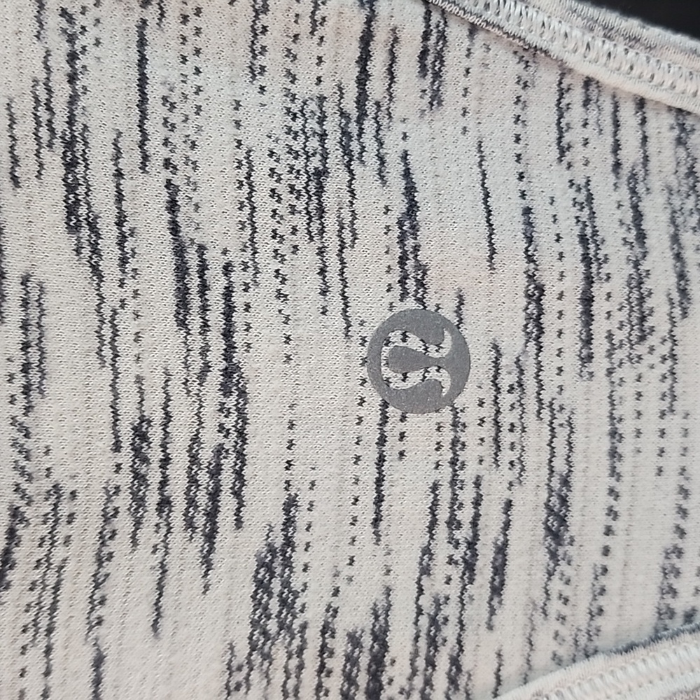 Lululemon Essential Tank Pleated Size 10 - Picture 4 of 5